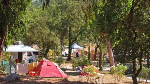 Emplacement camping charlemagne